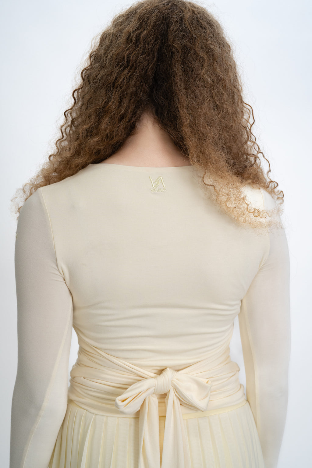 JOANA SET IN PASTEL YELLOW