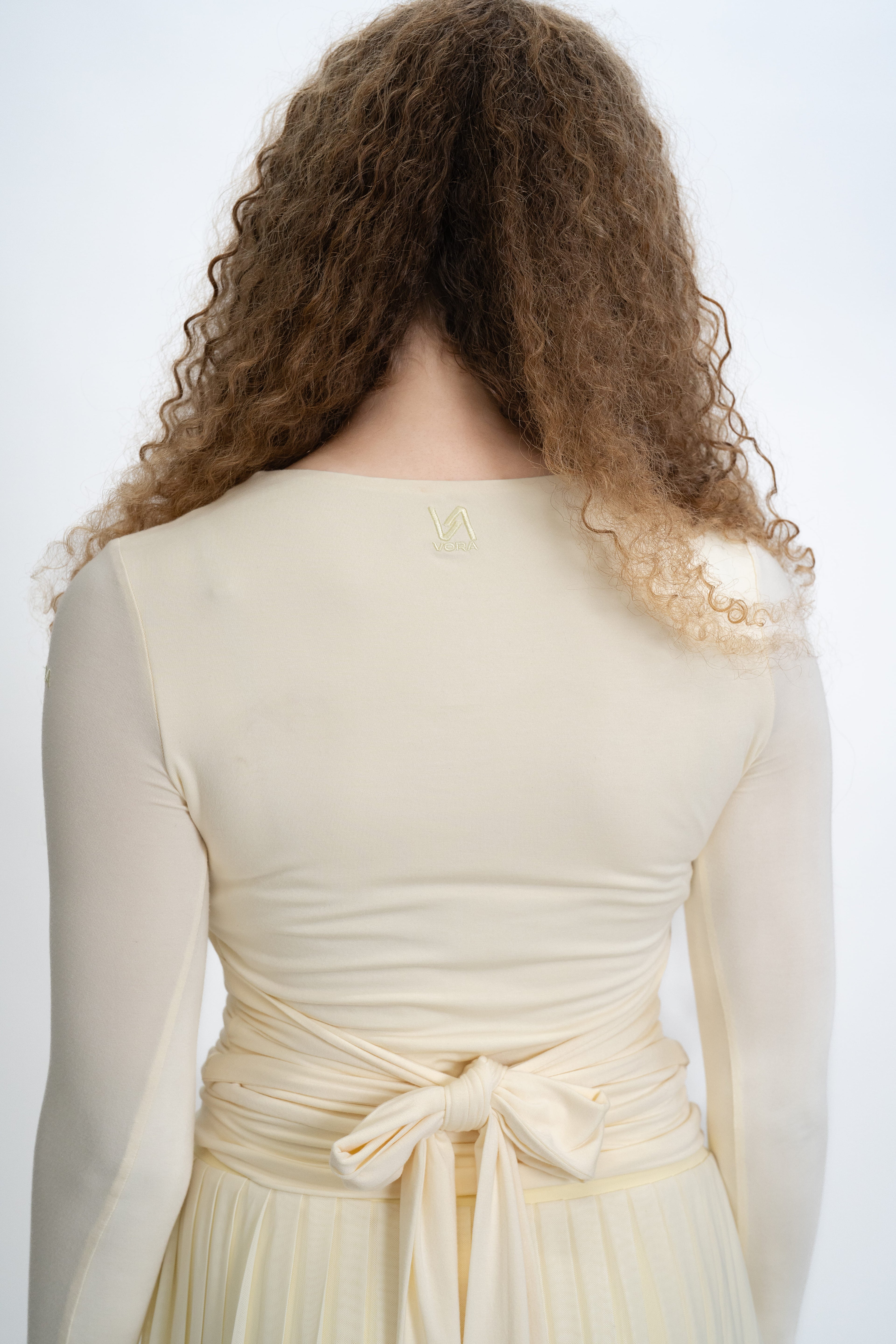 JOANA SET IN PASTEL YELLOW